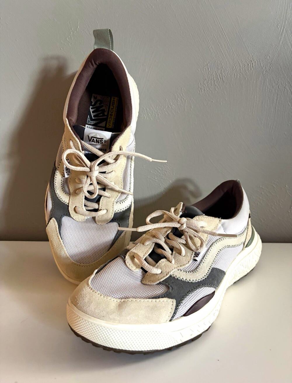VANS UltraRange VR3Cush Cushion Breathable Sneakers Beige/Gray/White 9.5 (0270)
